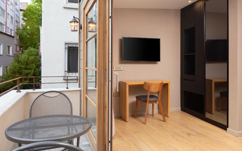 Loft with Terrace image 4