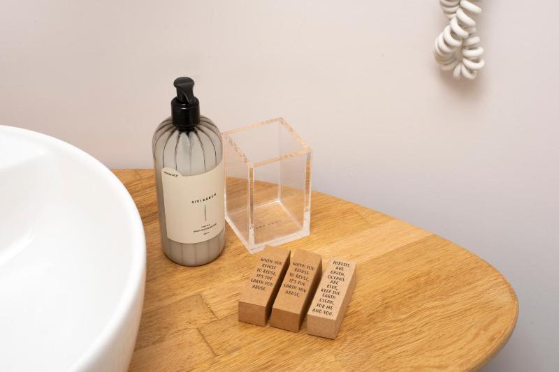 Suite with Balcony - Additional Building image 4