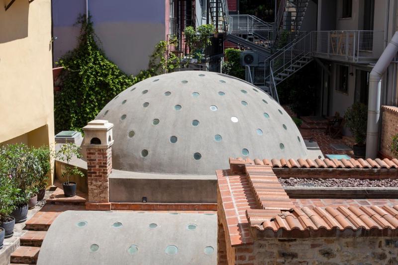 Suite with Balcony - Additional Building image 2