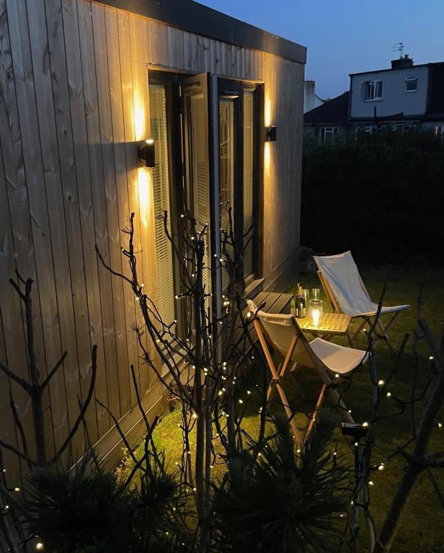 Redland Retreat Cosy Garden Studio for 2 - image 21