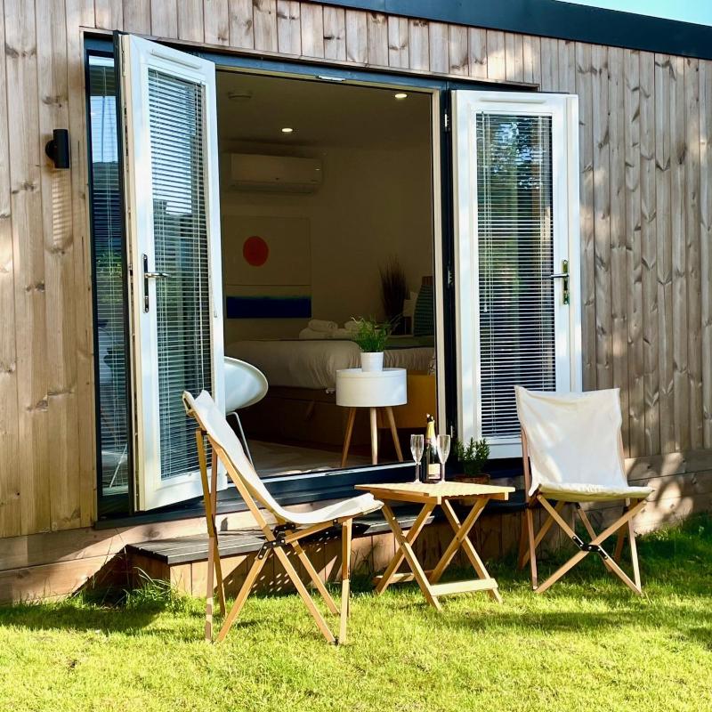 Redland Retreat Cosy Garden Studio for 2 - image 19