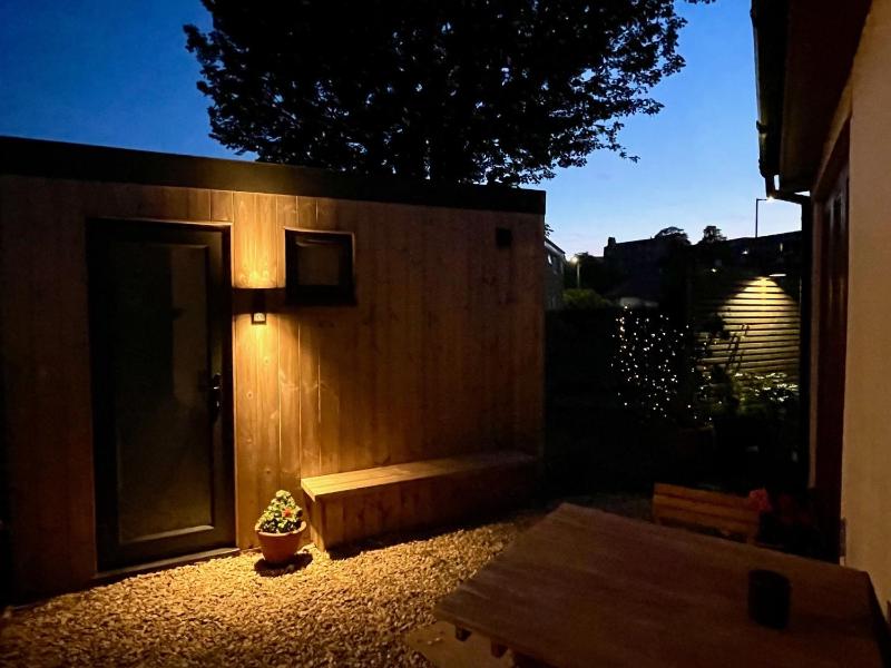 Redland Retreat Cosy Garden Studio for 2 - image 22