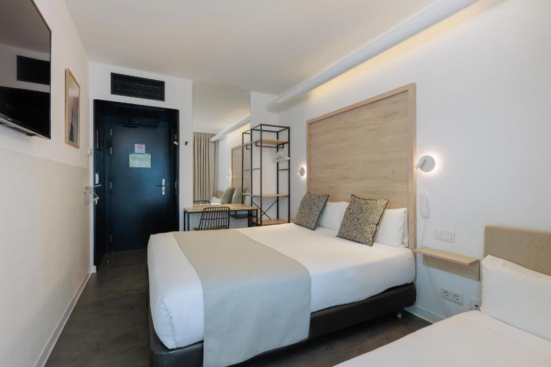 Basic Triple Room image 1