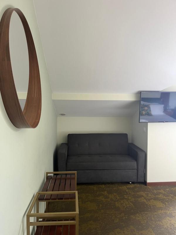 Suite with Balcony image 3