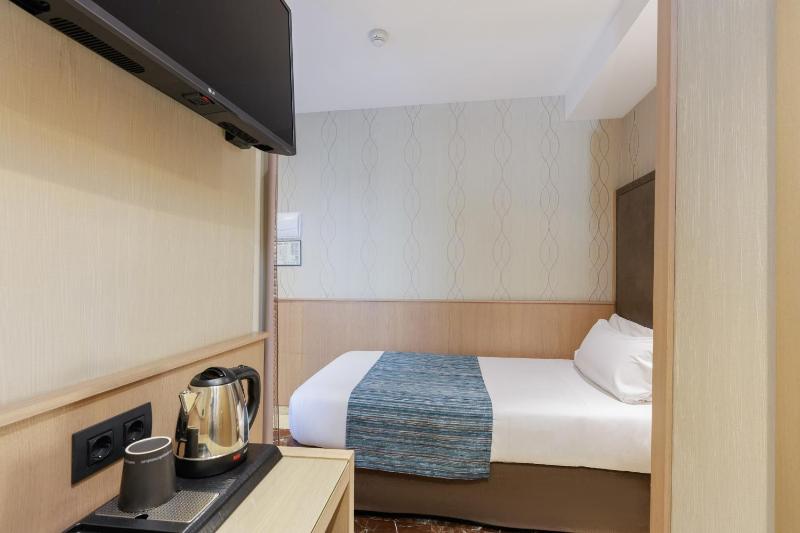 Single Room image 4