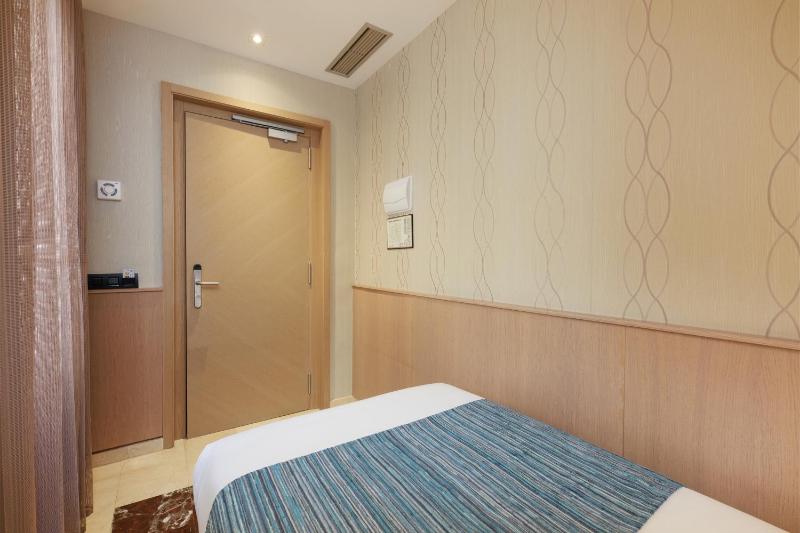 Single Room image 2