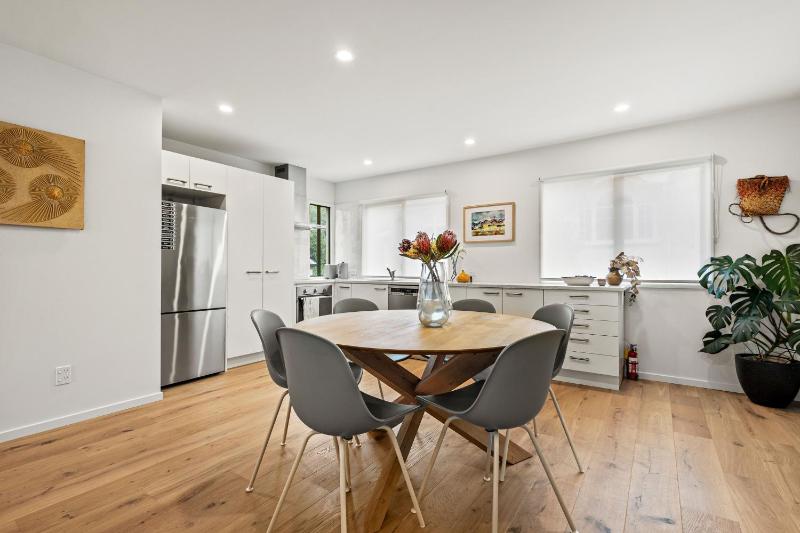 Harakeke Whāre - Christchurch Holiday Homes - image 10