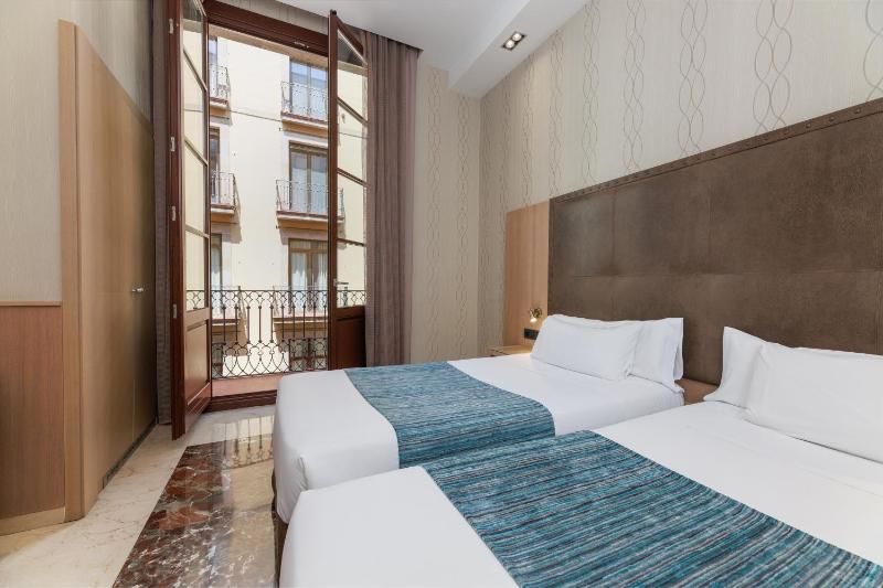 Double or Twin Room image 1