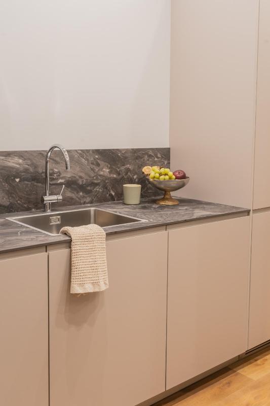 Rezia Apartments by Rent All Como - image 5