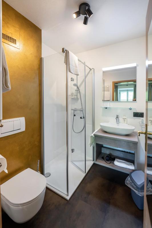 Double Room image 4