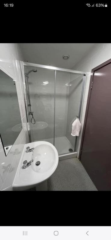 Standard Twin Room image 2