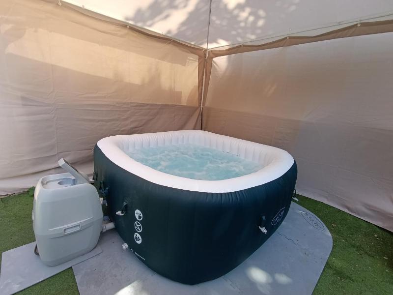 Open Mind Property - Hot Tub 5 Bedroom & Free Parking - image 31