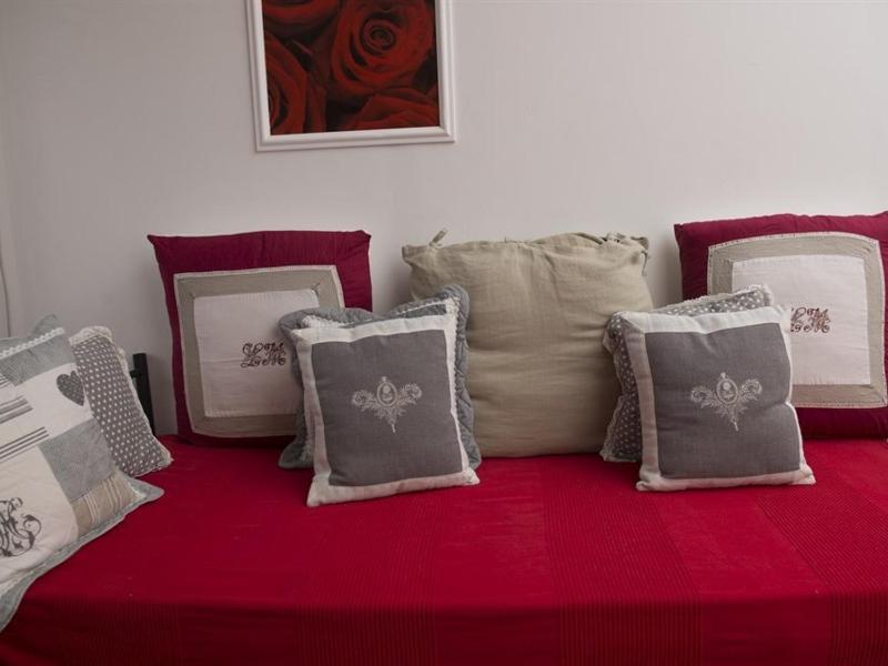 Superior King Room image 4
