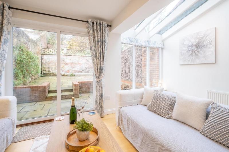 67 Pebble Cottage - image 12