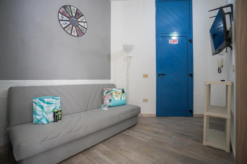 One-Bedroom Apartment image 3