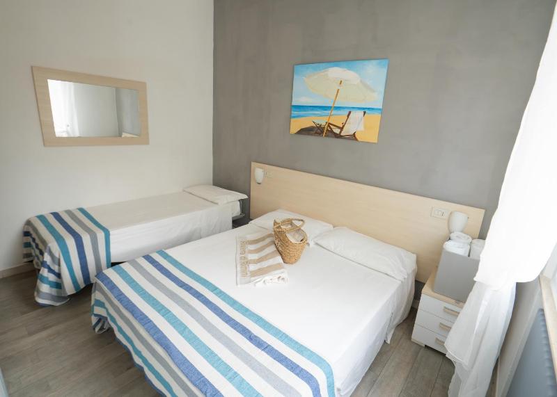One-Bedroom Apartment image 4