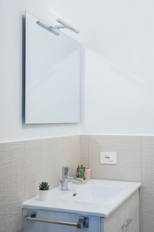 One-Bedroom Apartment image 2