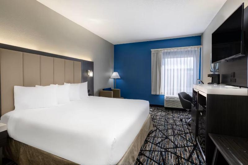 King Room with Bath Tub - Disability Access Room/Non-Smoking image 1