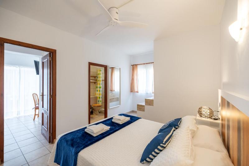 Standard Suite image 3