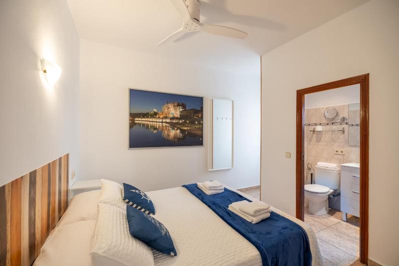Superior Queen Room image 4