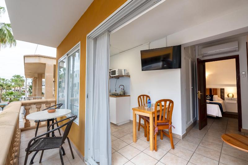 Standard Suite image 1