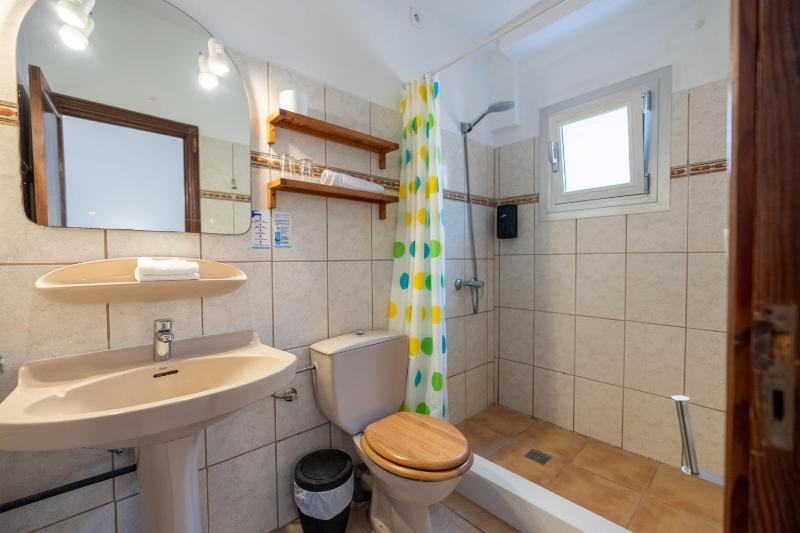 Standard Suite image 2