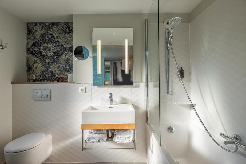 Classic Double Room - Non-Smoking image 4