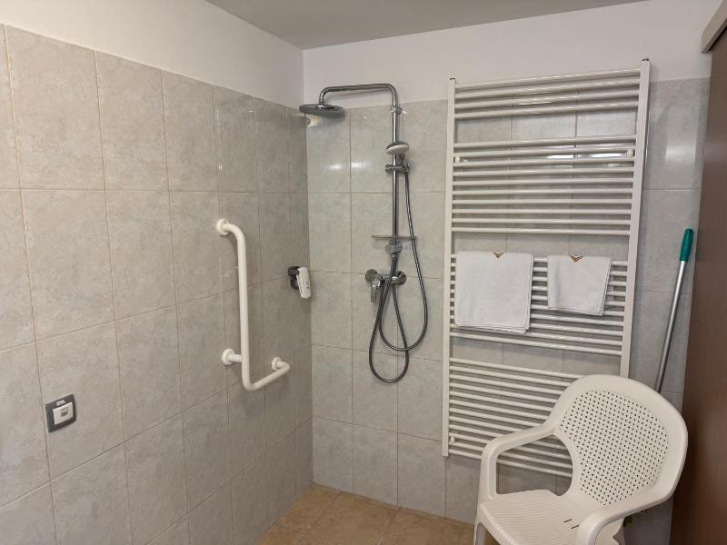 King Room - Disability Access image 2