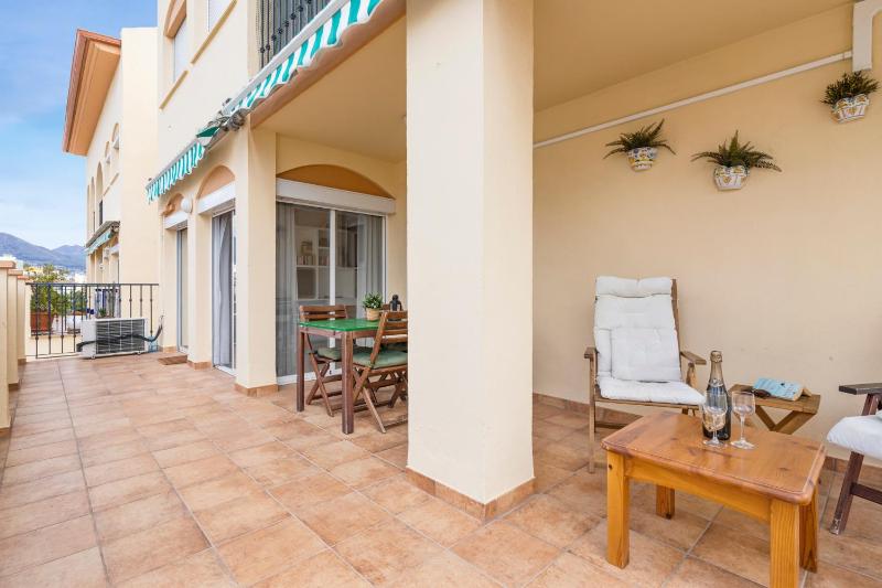 Apt ideal location by Costarentals - Ref 138 - image 6