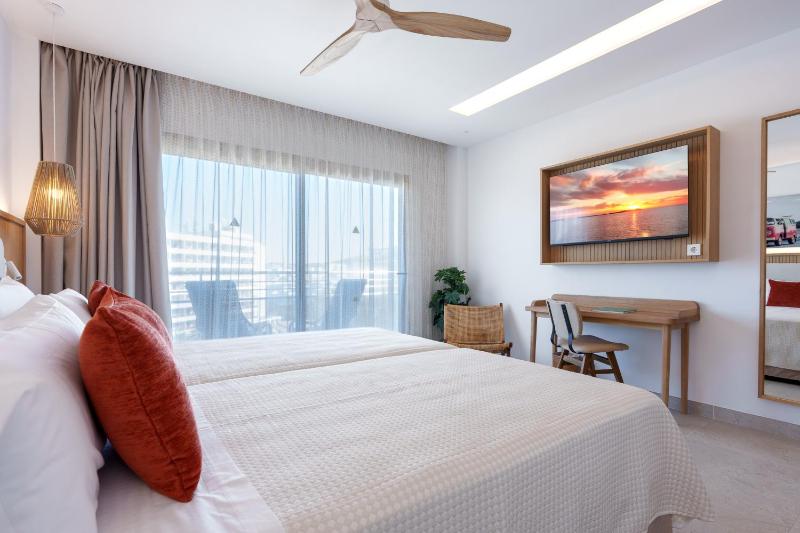 Double or Twin Room with Balcony image 1