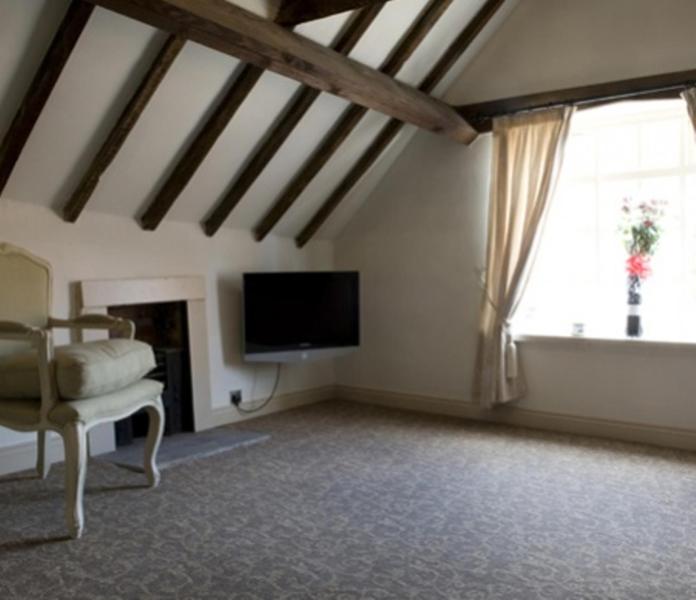 Superior King Room image 3