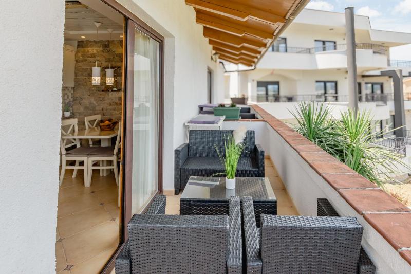 Superior One-Bedroom Apartment with Balcony image 3