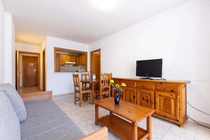 One-Bedroom Apartment (4 Adults) image 3