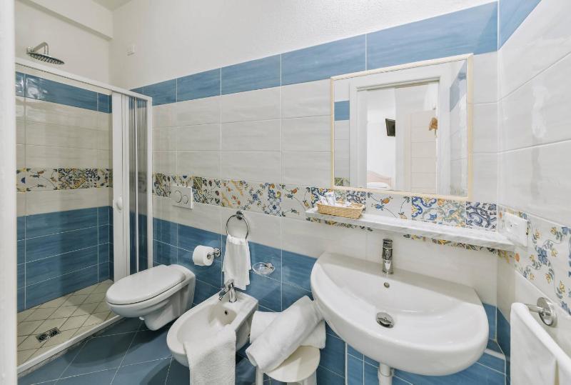 Superior Double Room image 4