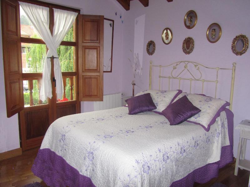 Double or Twin Room with Private Bathroom image 1
