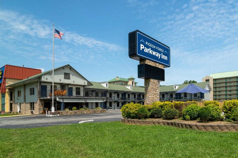 Pigeon Forge Parkway Inn - image 50