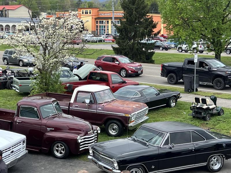 Pigeon Forge Parkway Inn - image 47