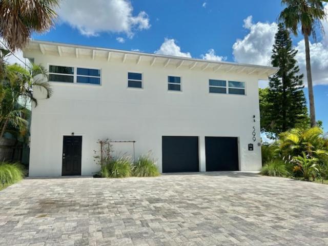 Bayside Grande Villa - image 42