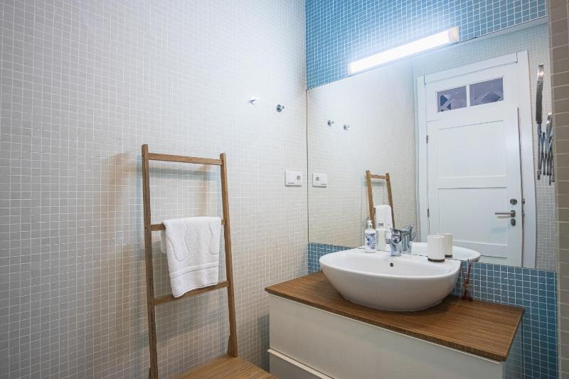 Double or Twin Room with Balcony image 2