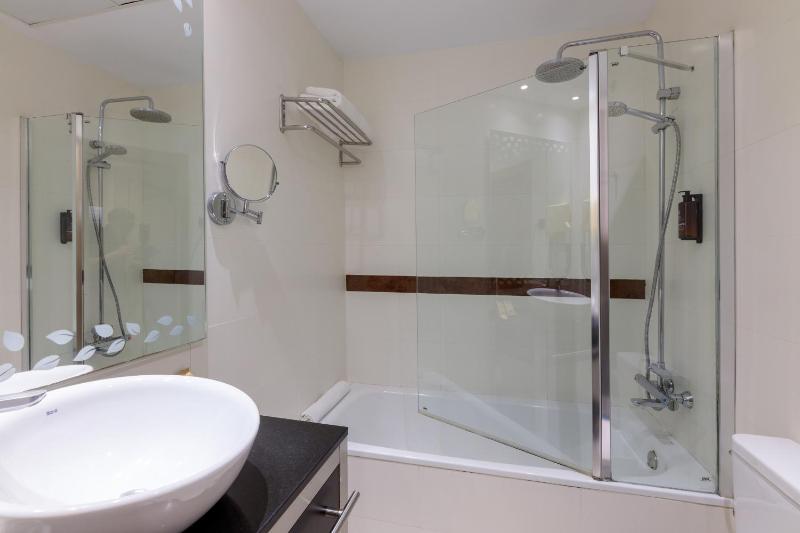 Double or Twin Room image 2