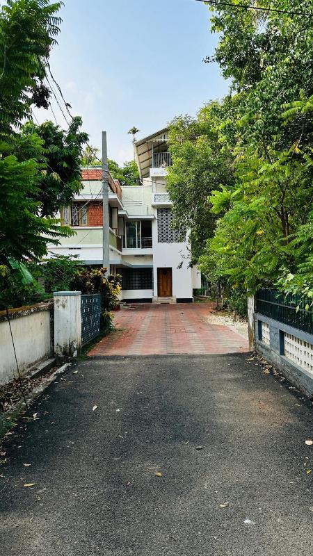 Snehanilayam - image 15