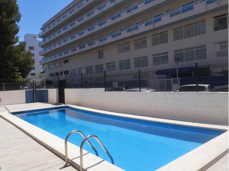 Cozy Flat with Wifi and Pool 5 min to beach - image 19