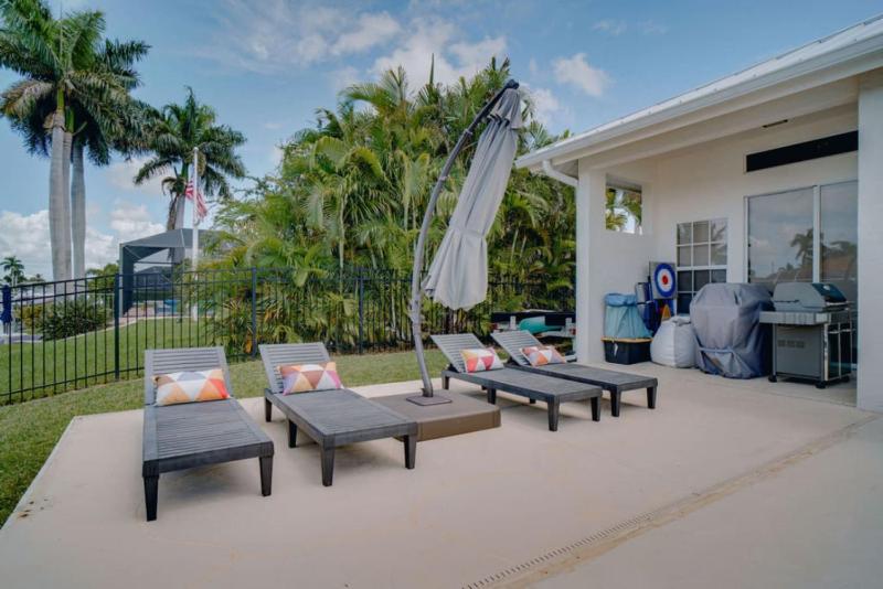 Canal-Side Oasis with Heated Pool - image 18