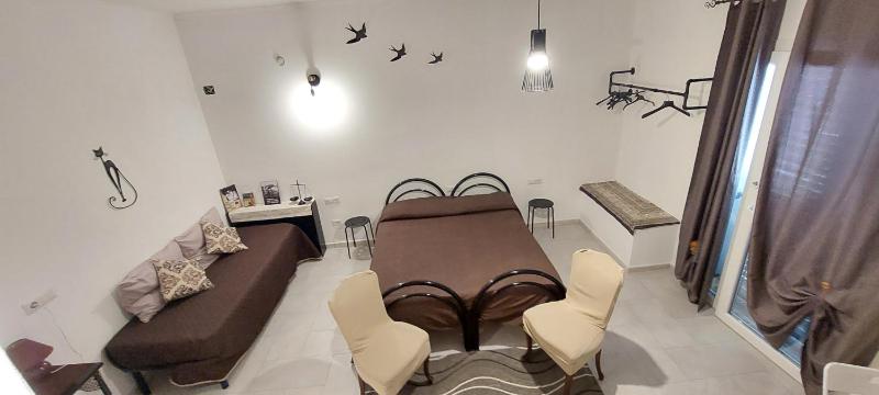Double or Twin Room with Private Bathroom image 1
