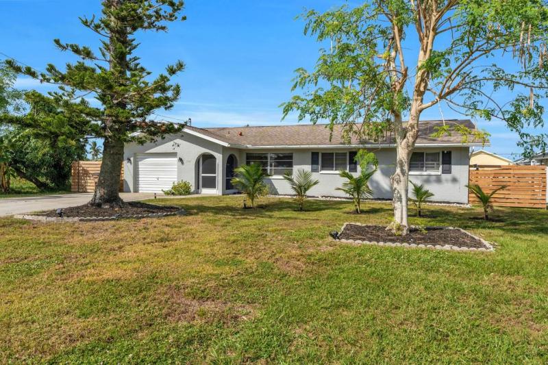 Sunny Cape Coral Escape Warmth Awaits - image 16