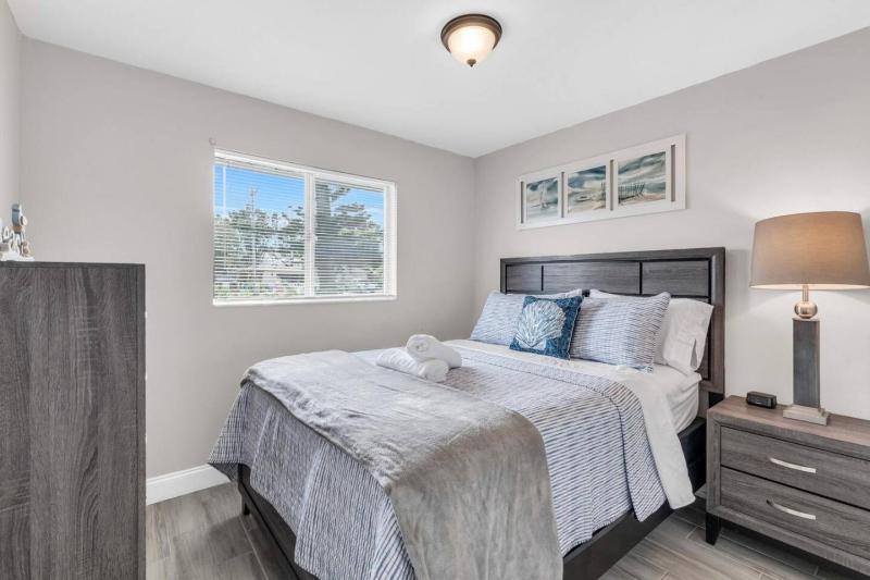 Sunny Cape Coral Escape Warmth Awaits - image 4