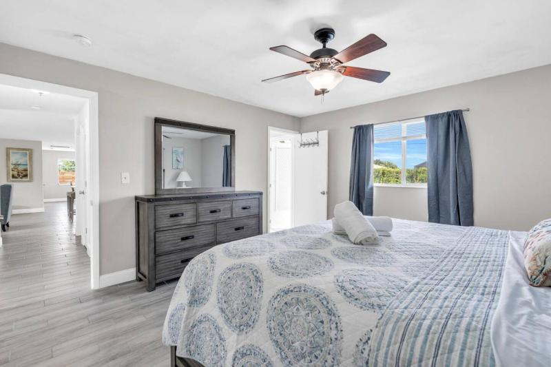 Sunny Cape Coral Escape Warmth Awaits - image 11