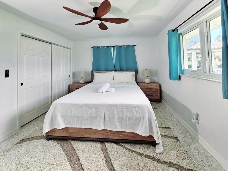 Cozy Retreat with Lanai and Outdoor BBQ - image 22