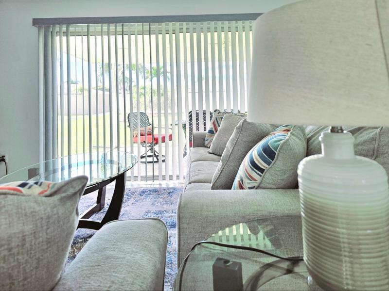 Cozy Retreat with Lanai and Outdoor BBQ - image 2