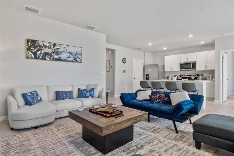 Cape Coral Getaway Modern Comfort and Location - image 9
